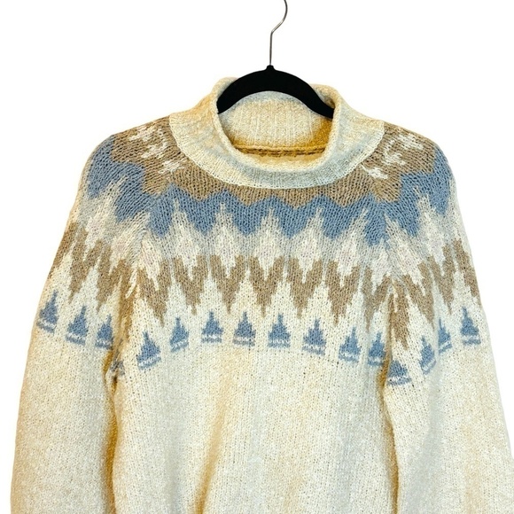 American Eagle Cream Fair Isle Cozy Soft Sweater Sz Medium - Picture 3 of 12